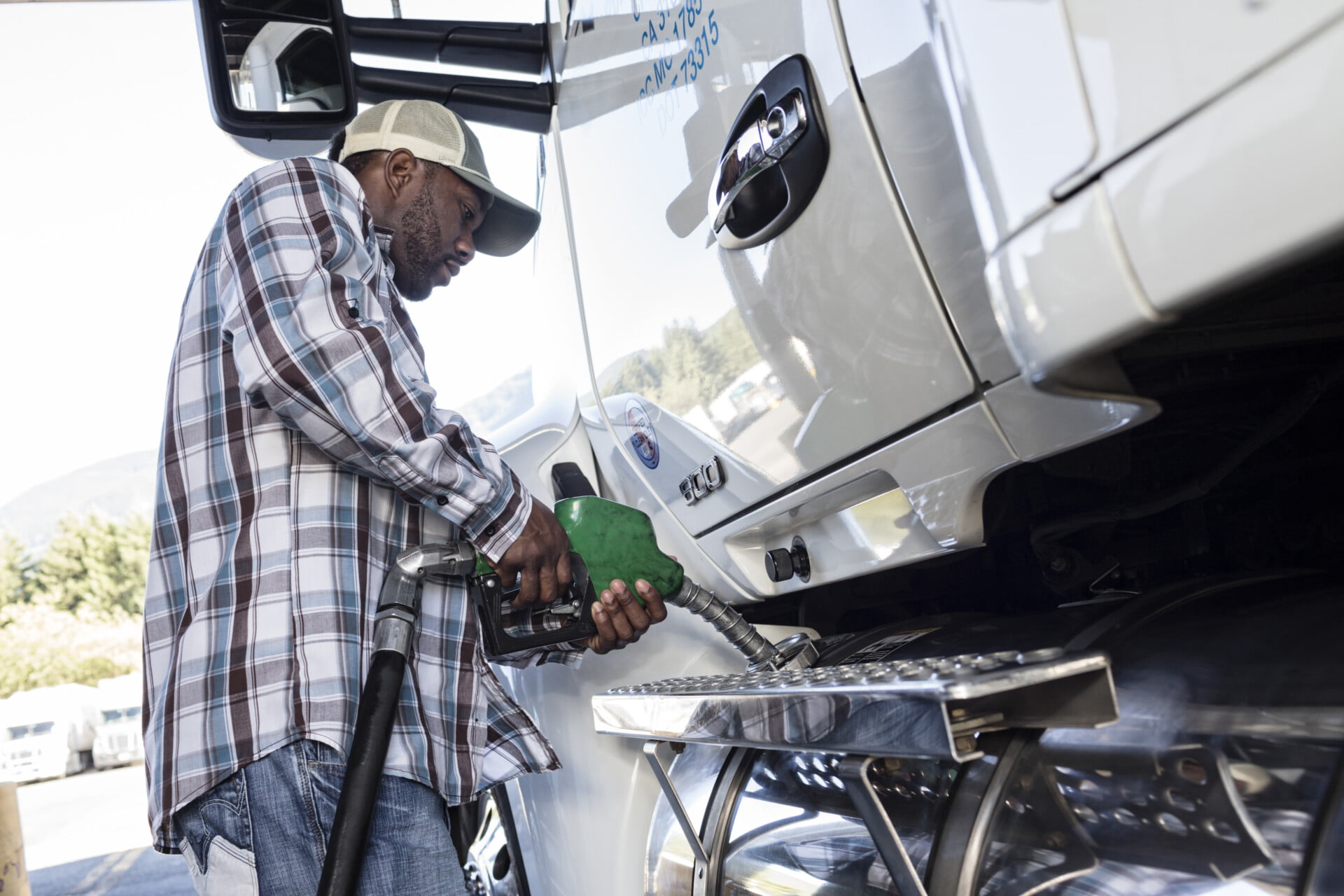 Preços do Óleo Diesel Caiem por Quarta Vez em Cinco Semanas, Acumulando R$ 4,5 em Perdas