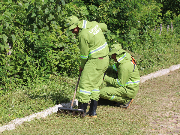 Prefeitura de Ipaporanga Investe na Limpeza Pública com Novos Uniformes