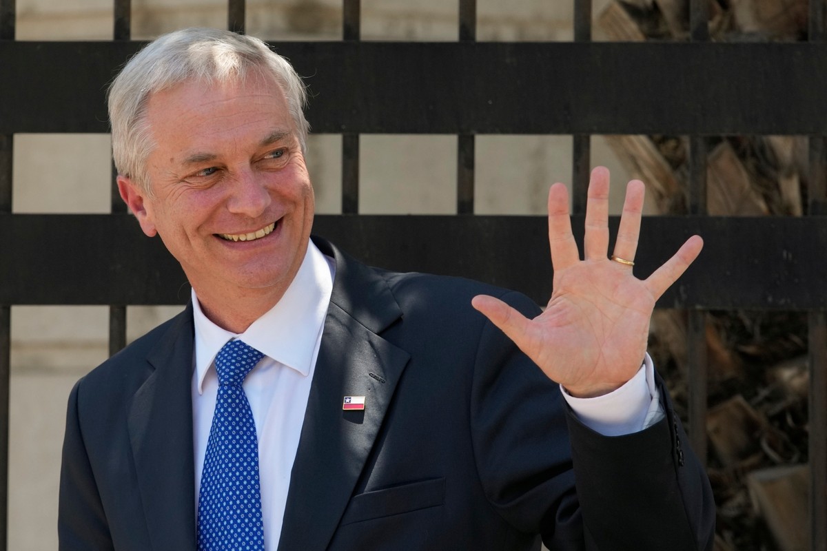 Presidente eleito do Chile chega ao Peru para conversar sobre 'corredor humanitário' para 