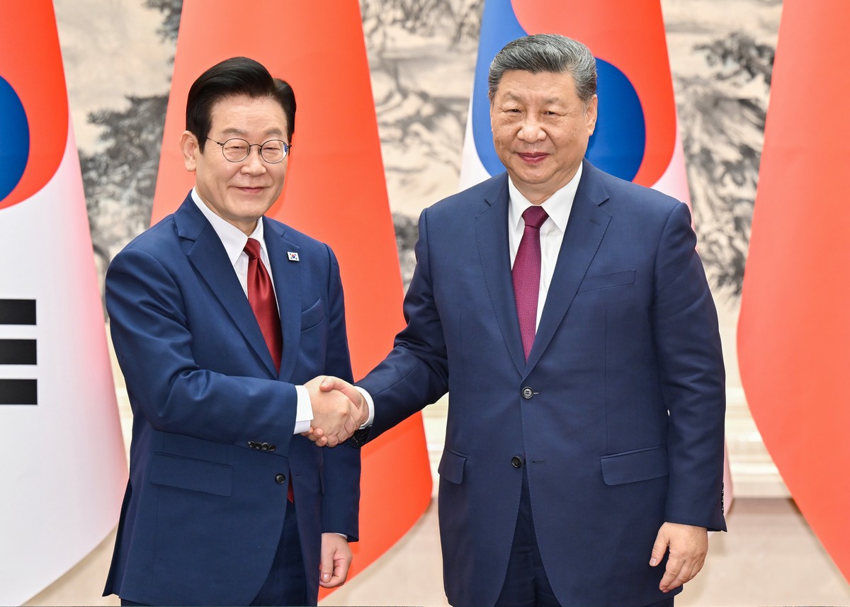 Presidente sul-coreano pediu a Xi mediação nas relações com Coreia do Norte