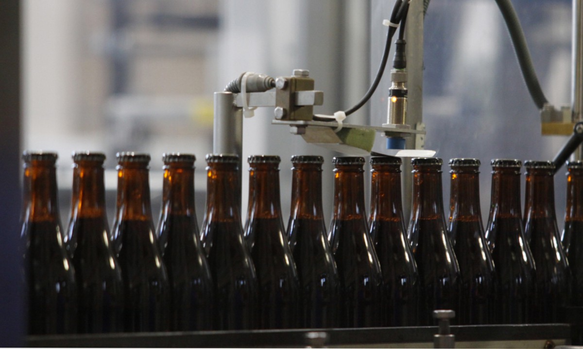 Produção de bebidas volta a perder força em novembro e mercado de cerveja preocupa