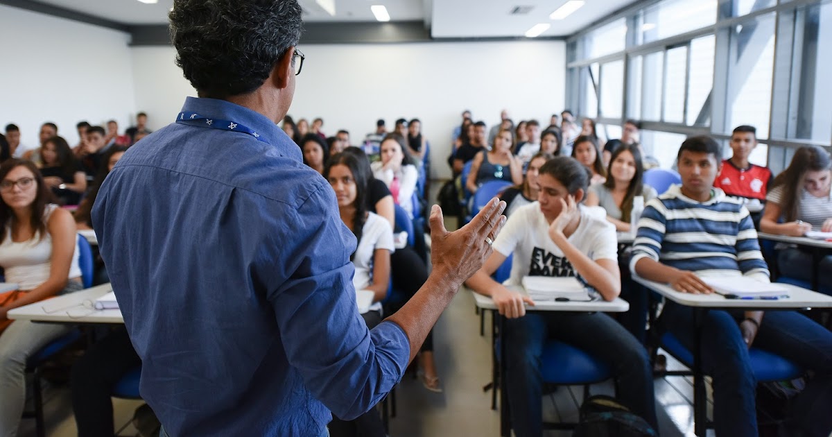 Professores brasileiros têm mais direitos com aprovação de projeto de lei