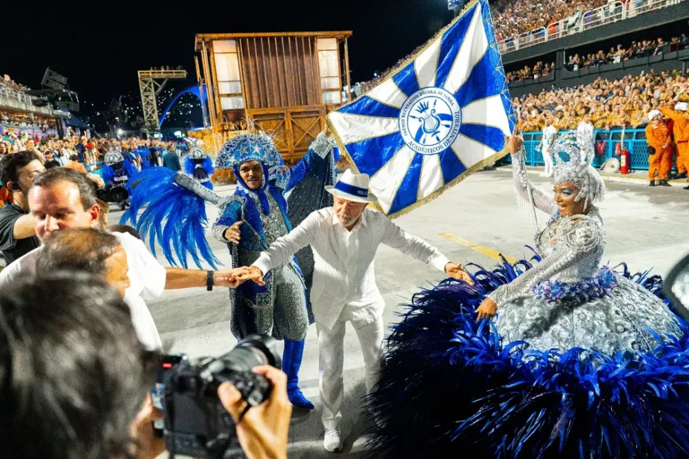 Propaganda Eleitoral no Desfile: TSE Avalia Ato de Lula no Carnaval