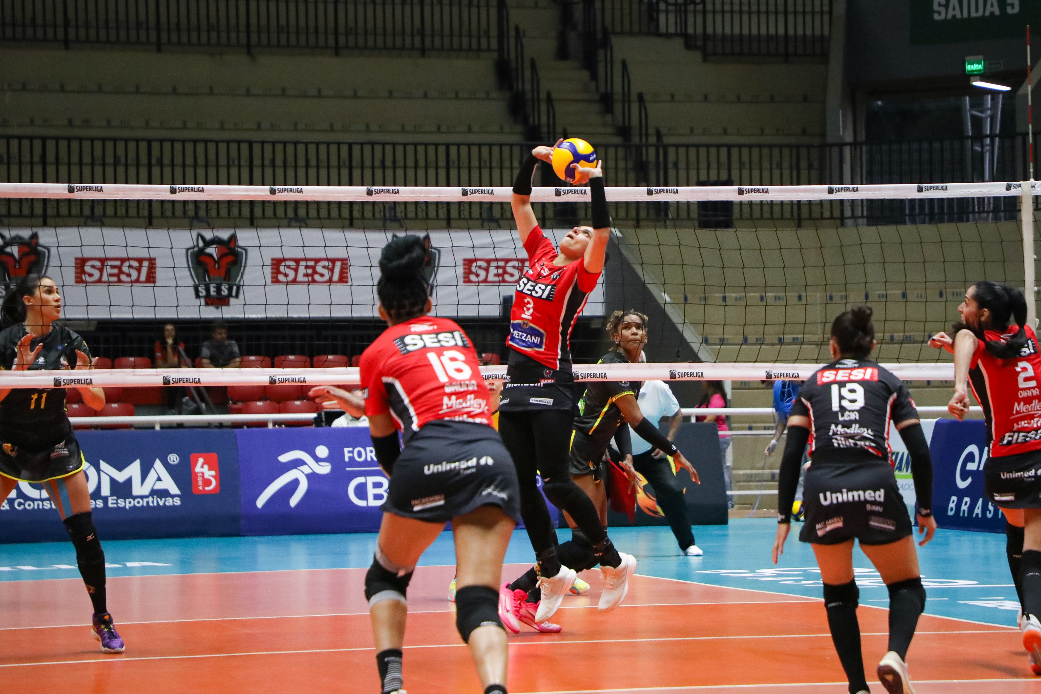 Renasce Sorocaba e Sesi-Bauru se enfrentam pelo returno da Superliga Feminina