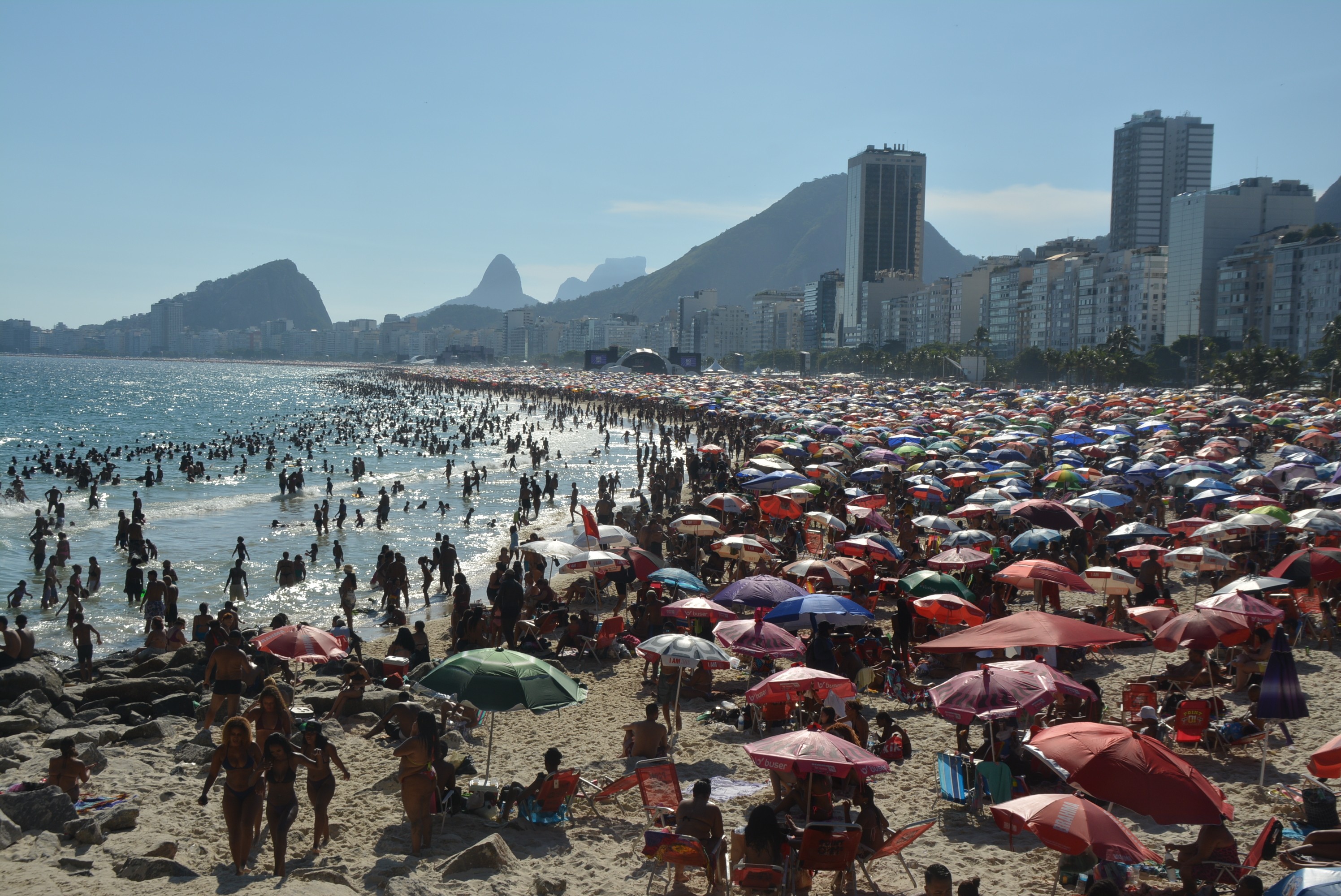 Rio recebe 2,1 milhões de turistas estrangeiros em 2025, maior número da história, diz Emb