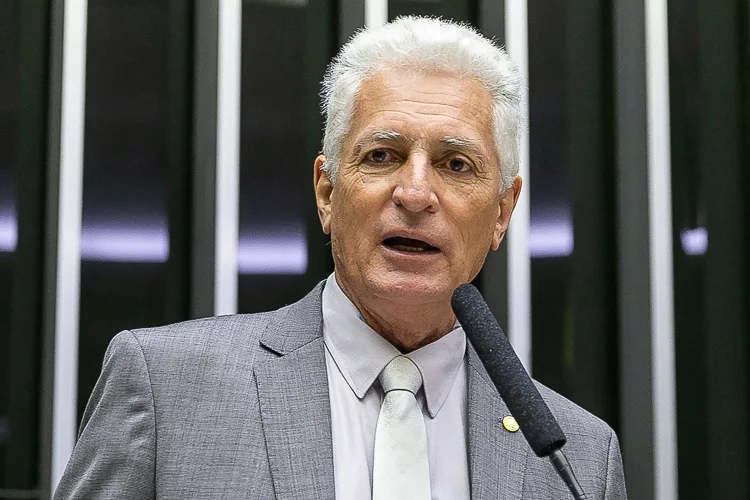 Rogério Correia Denuncia Ameaça à Segurança Aérea em MG: Conflito no Espaço Radioelétrico
