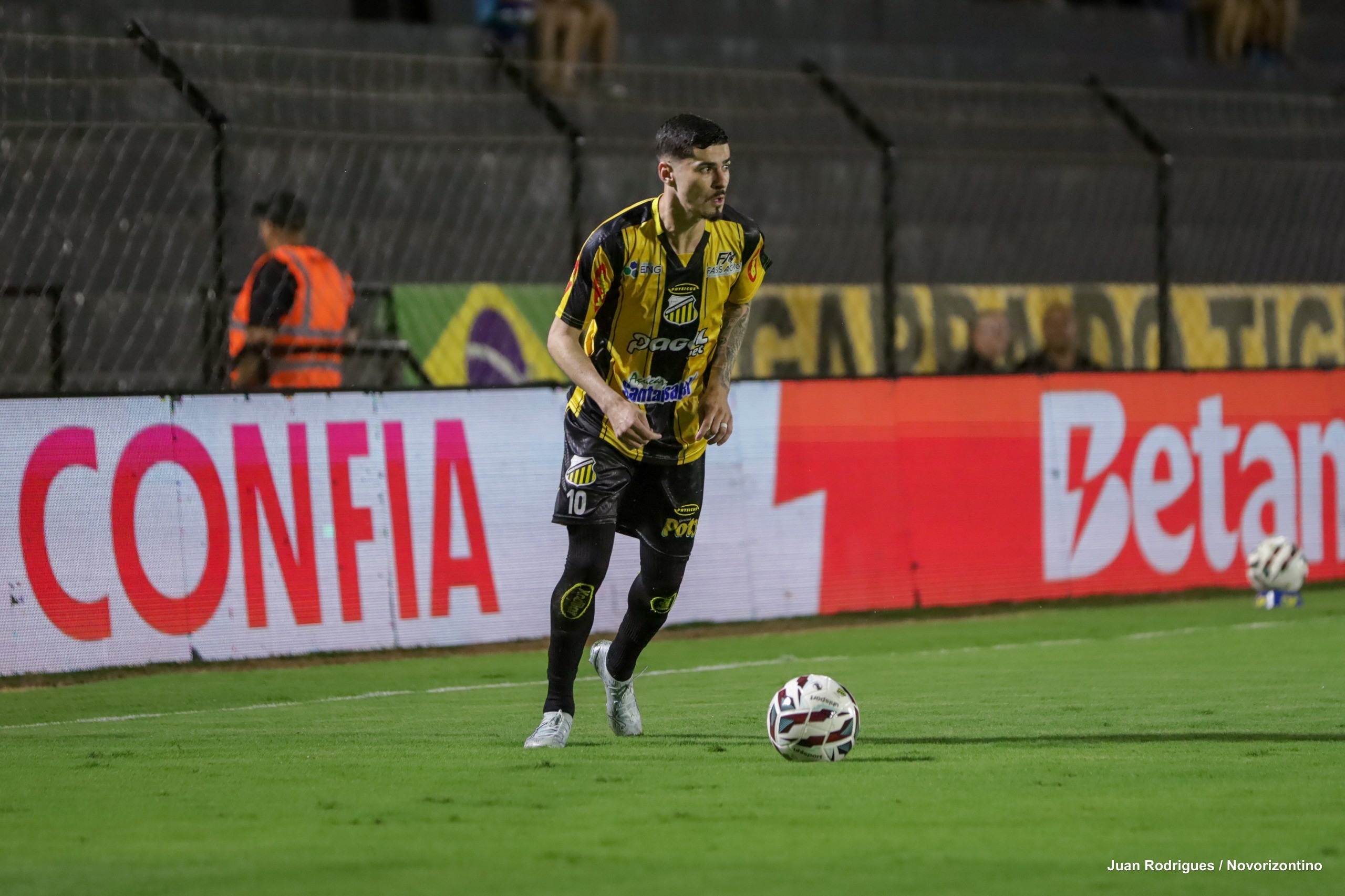 Rômulo Lidera Novorizontino em Assistências na Série B: 'Foco nos Resultados da Equipe'