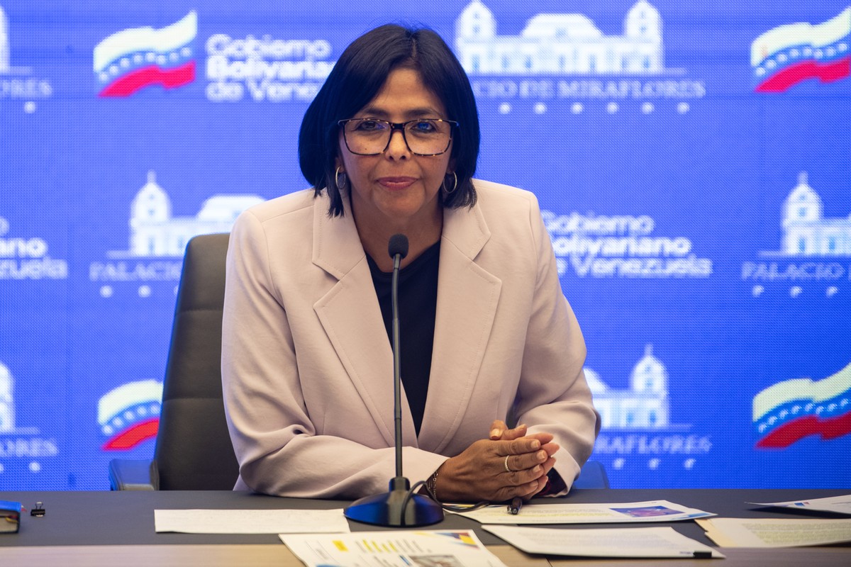 Rússia critica 'ameaças neocolonialistas' contra Venezuela e apoia nova presidente