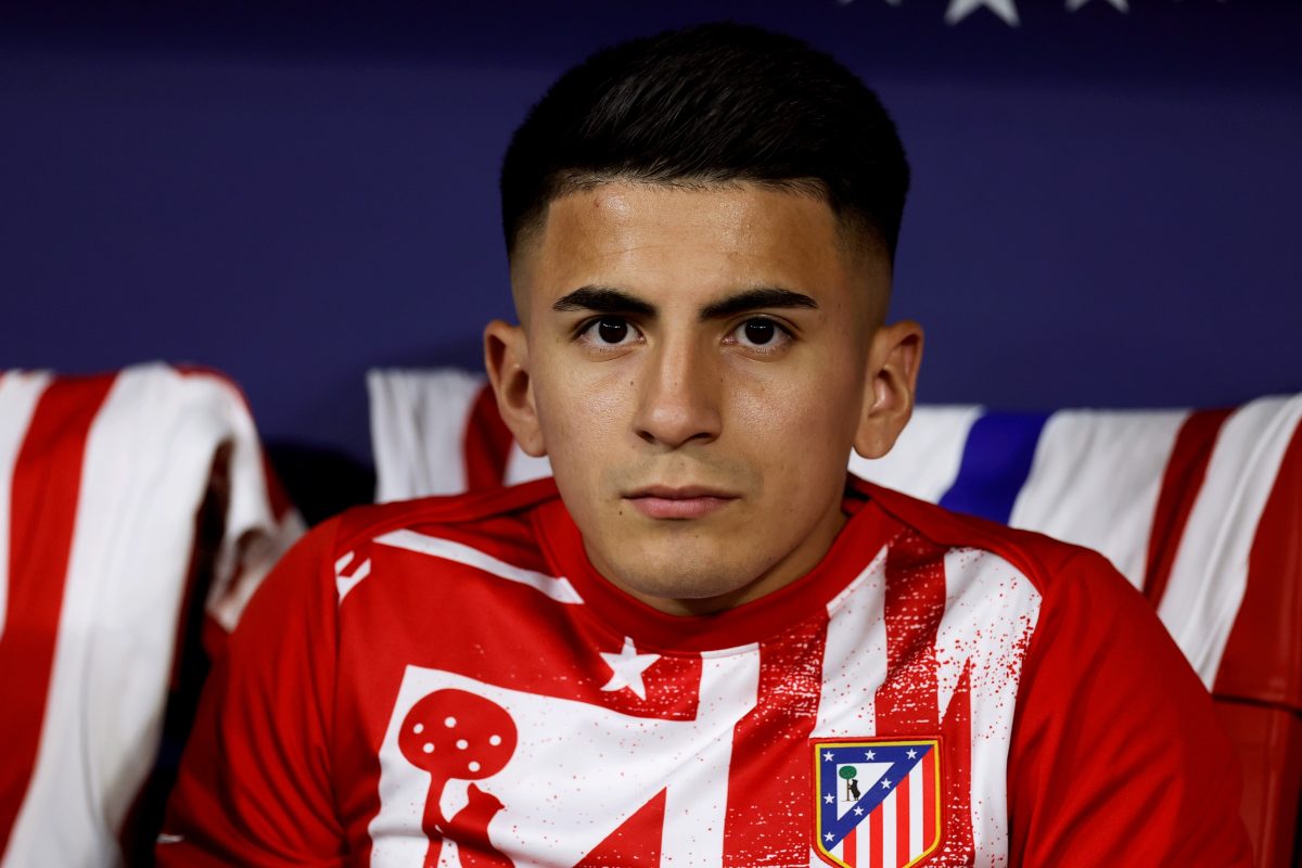 Sem espaço, ex-Botafogo é colocado à venda pelo Atlético de Madrid