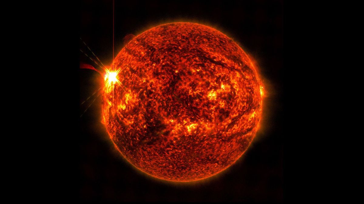 Sol tem maior tempestade de radiação em 20 anos e causa alertas
