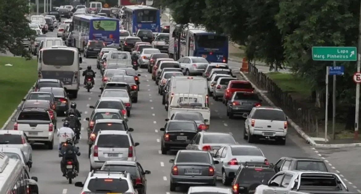 SP: capital bate recorde de congestionamento do ano nesta terça-feira (10)