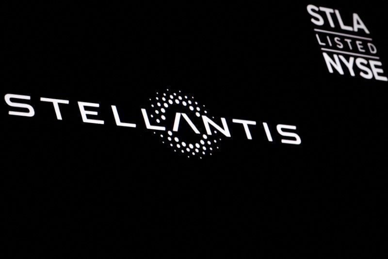 Stellantis cancela vendas de híbridos plug-in nos EUA
