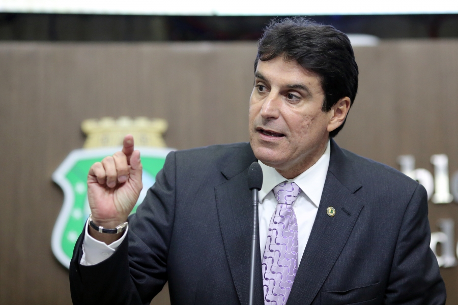 <strong>Congresso Estadual Vaza: Deputados CE vendem emendas com deságio de 50%</strong>,
              Ação é denunciada por Agenor Neto e pode abalar a Assembleia