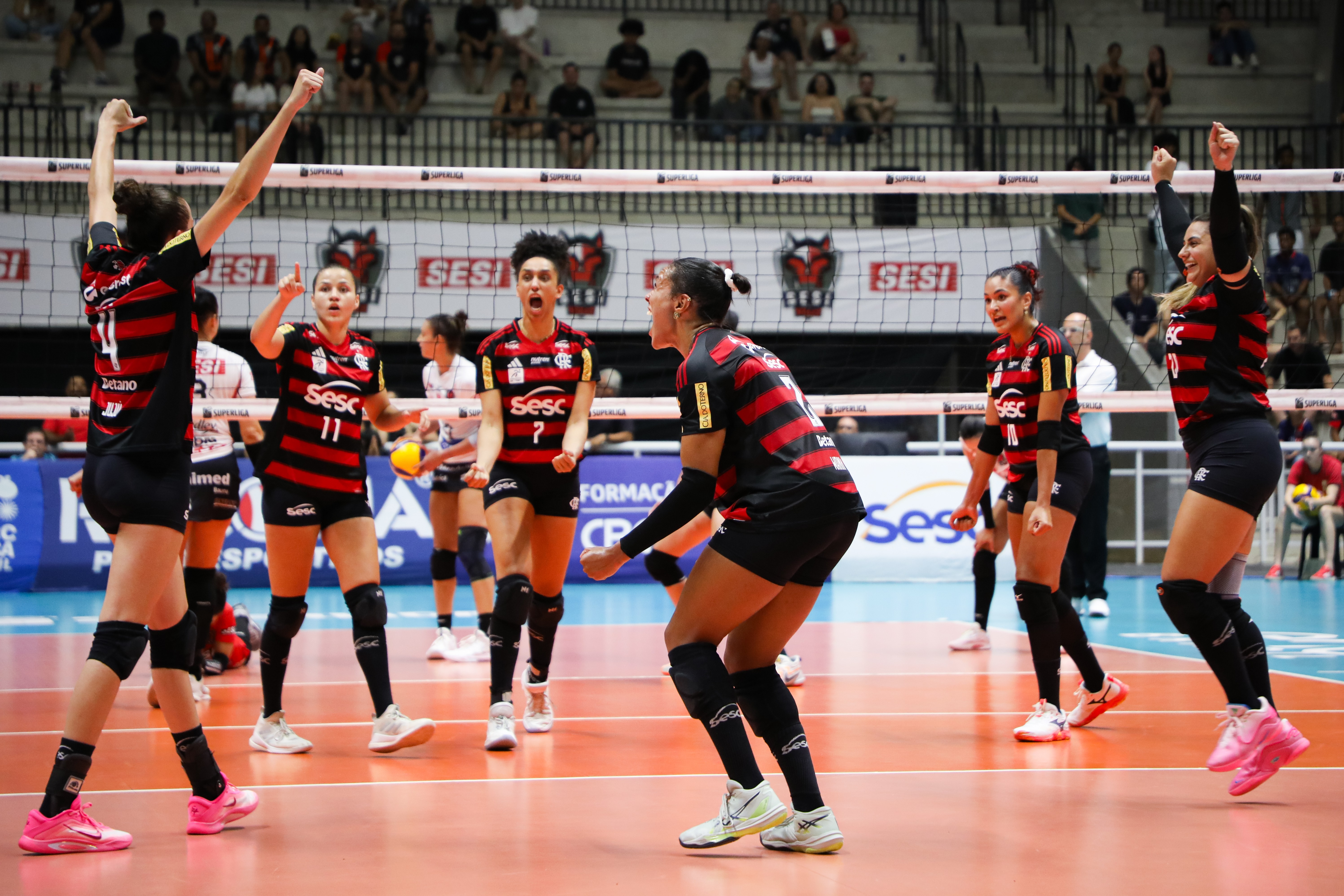 Superliga feminina abre 2026 com líder Sesc-Flamengo invicto e Minas na cola; veja cenário