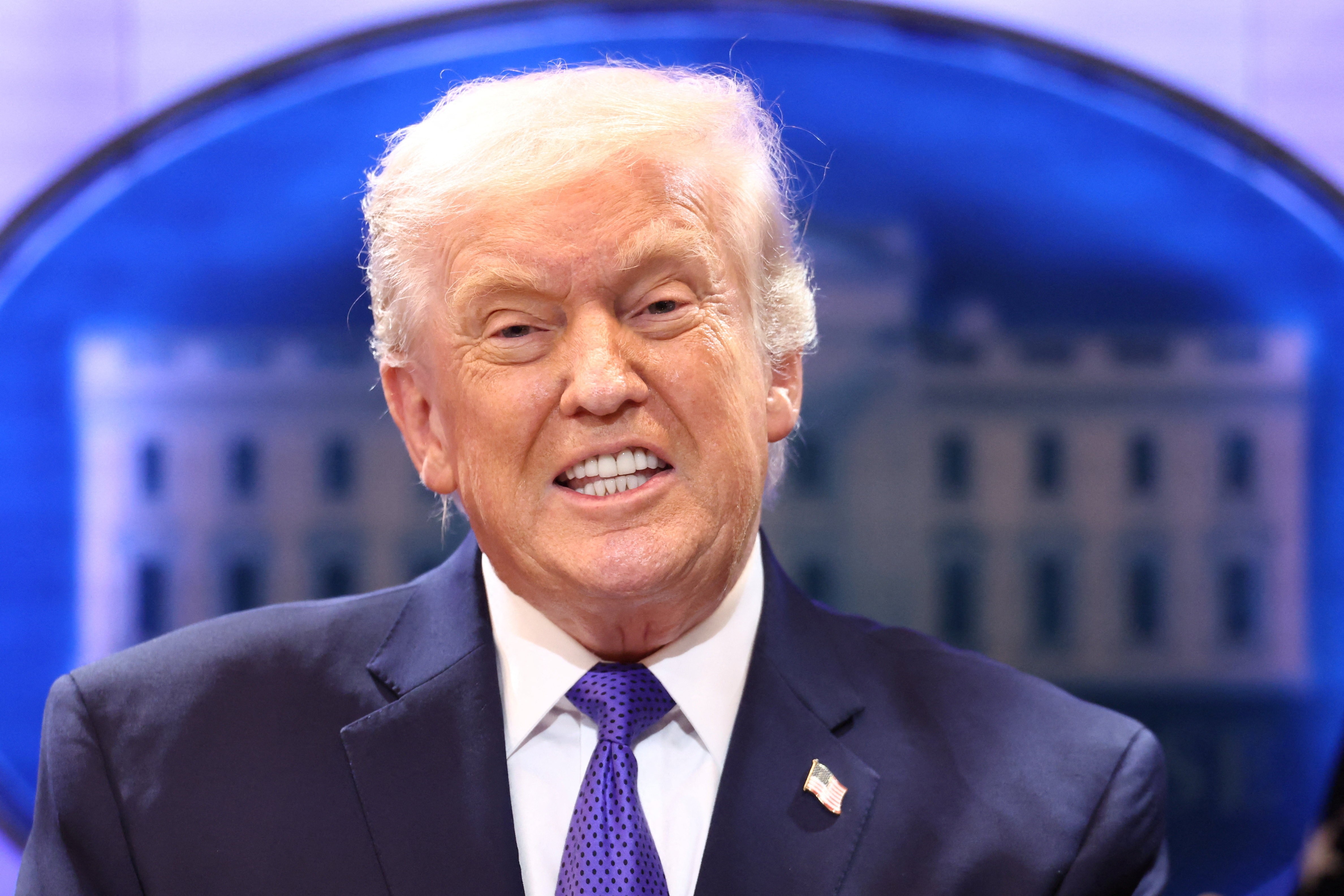Tarifaço Global: Trump rebate críticas à Suprema Corte e diz que decisão aumentou seu poder