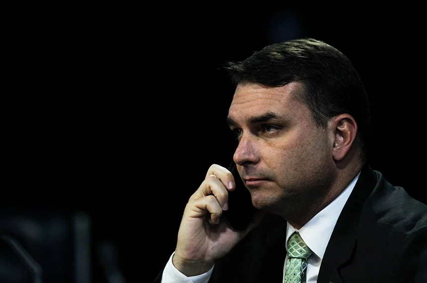 TJ-RJ Negou Novo Caso 'Rachadinha' Contra Flávio Bolsonaro: Motivos?