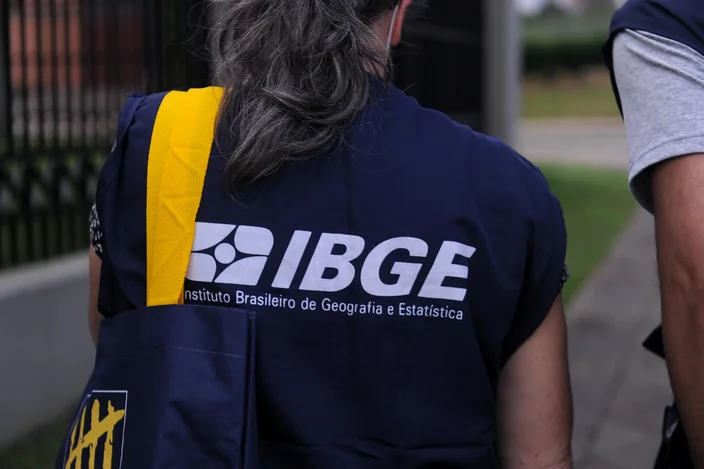 Trabalho no IBGE: 6 Vagas em Santa Quitéria com Salários de até R$ 4.008