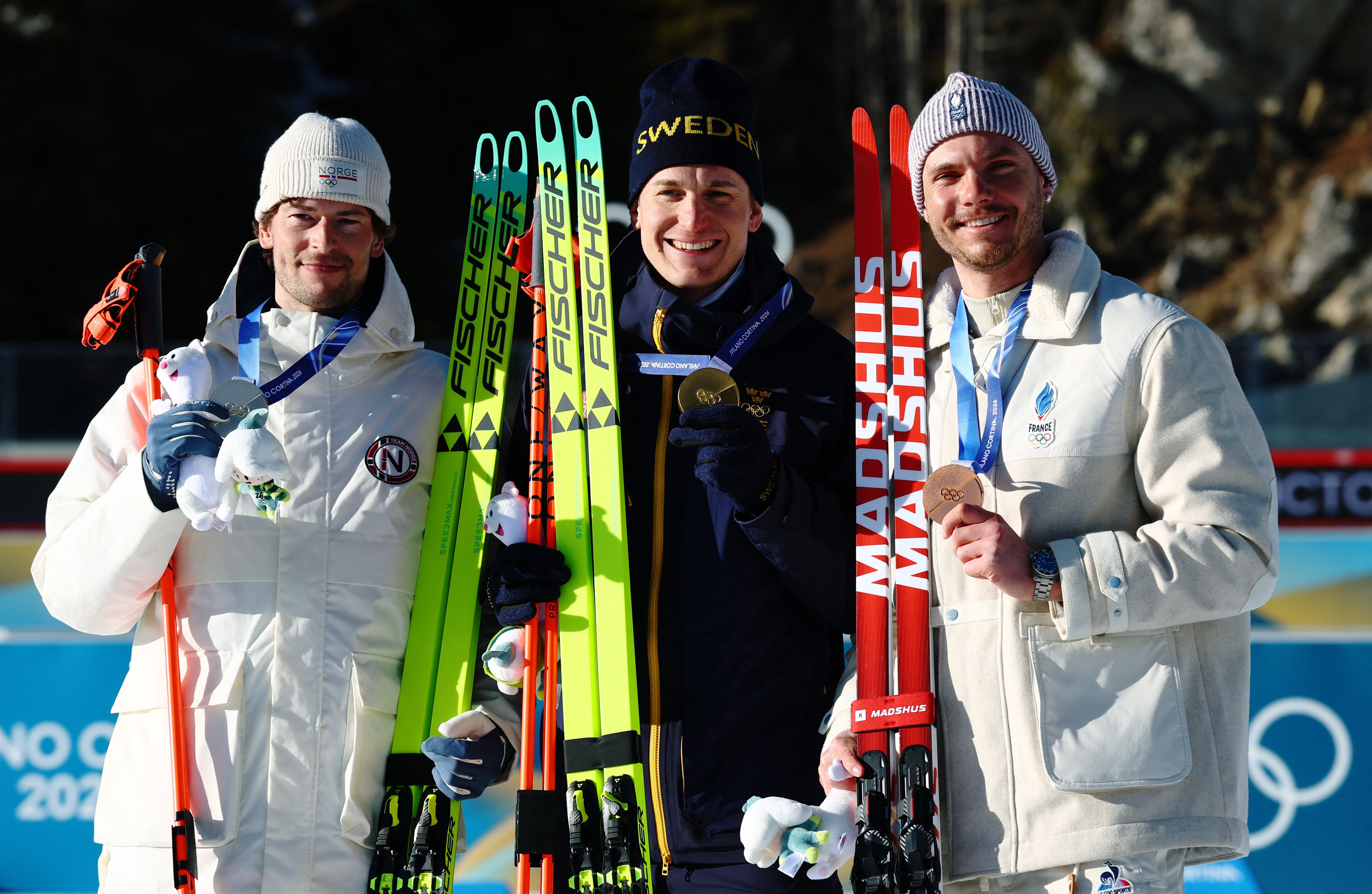 Traição e Pazes: Norueguês e Francês Conquistam Pódio Juntos nos Jogos Olímpicos