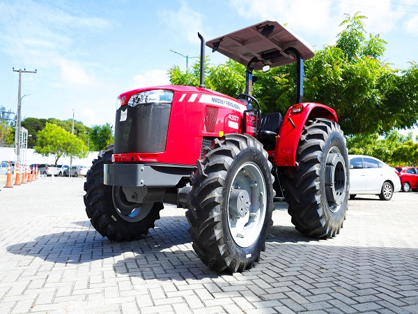 Trator para a Agricultura Familiar em Santa Quitéria - O Futuro do Campo Ceará