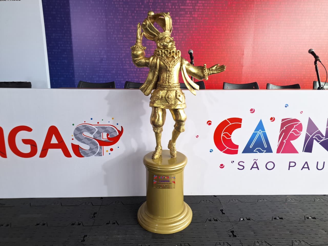 Troféus de Ouro: Do Bronze ao Plástico, Os Vencedores do Carnaval de SP