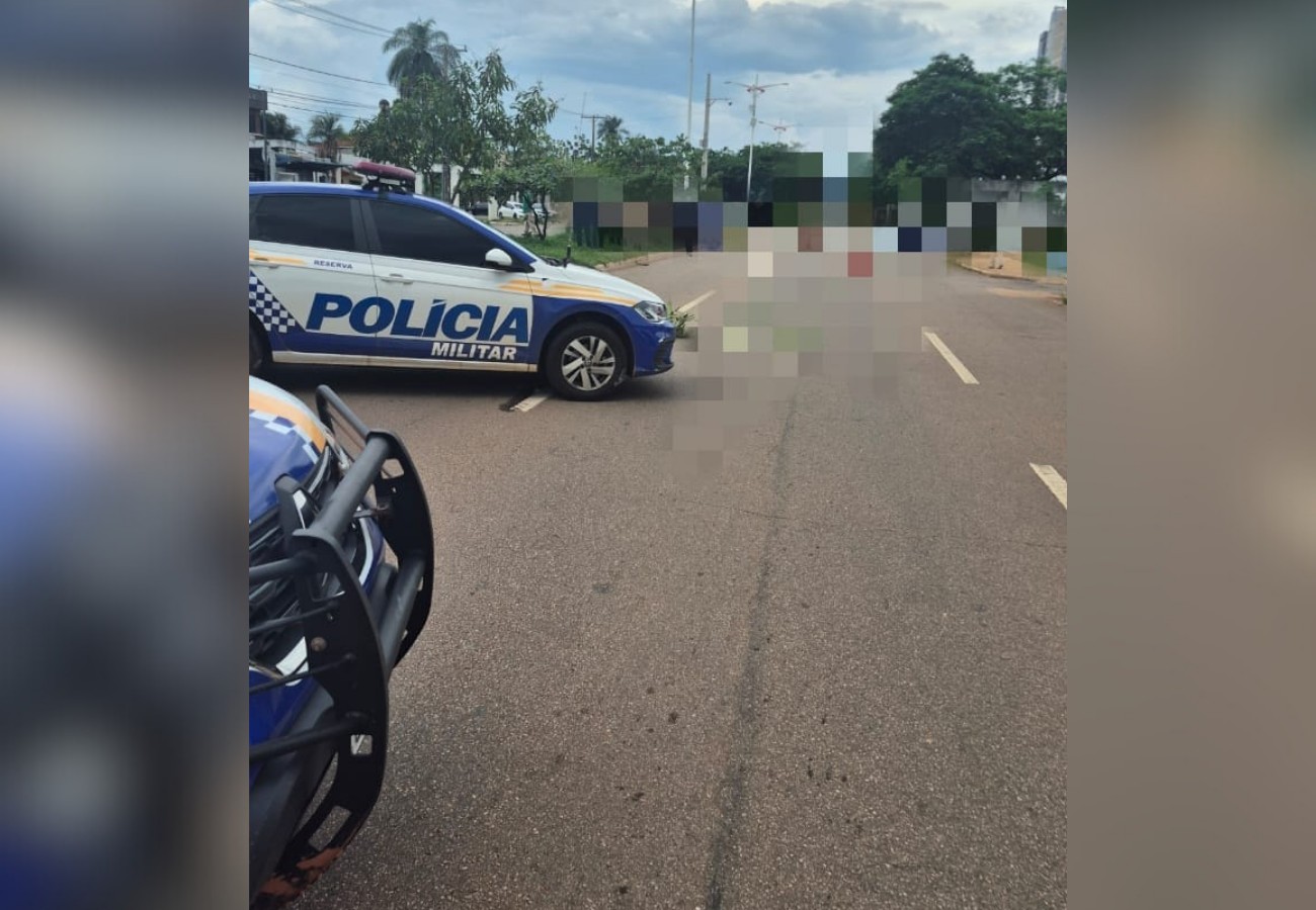 Vídeo mostra ex-secretário do governo sendo arremessado por carro em atropelamento; ele mo
